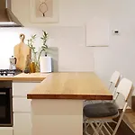 Village Hideaway With Views Vakantiehuis