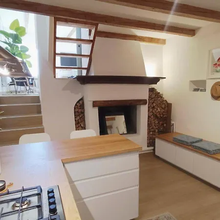 Vakantiehuis Village Hideaway With Views