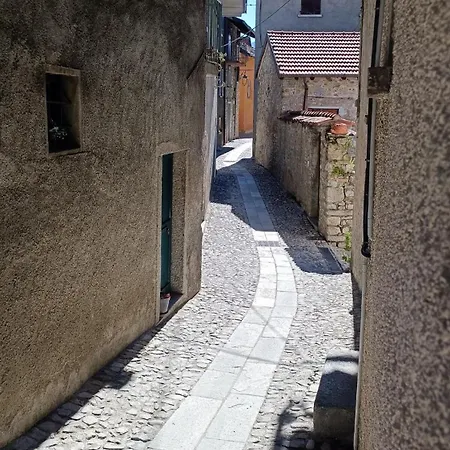 Vakantiehuis Village Hideaway With Views